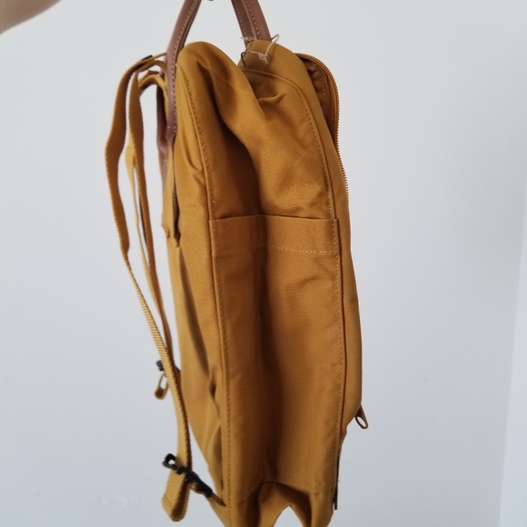 *Sold*Classic Fjällräven Kånken No.2 in Acorn - Picture 3 of 11